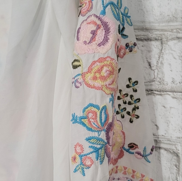 Impressions Embroidery Kimono - Size Medium - Picture 12 of 14